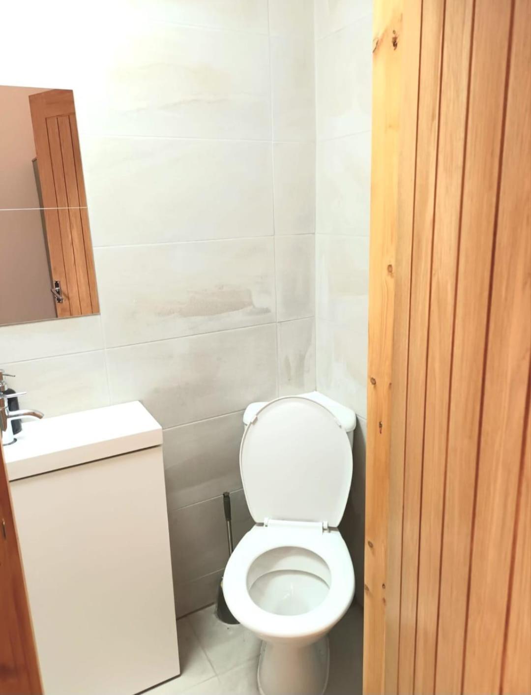 Rooms In Manchester 6 Minutes Drive To Victoria Station ภายนอก รูปภาพ