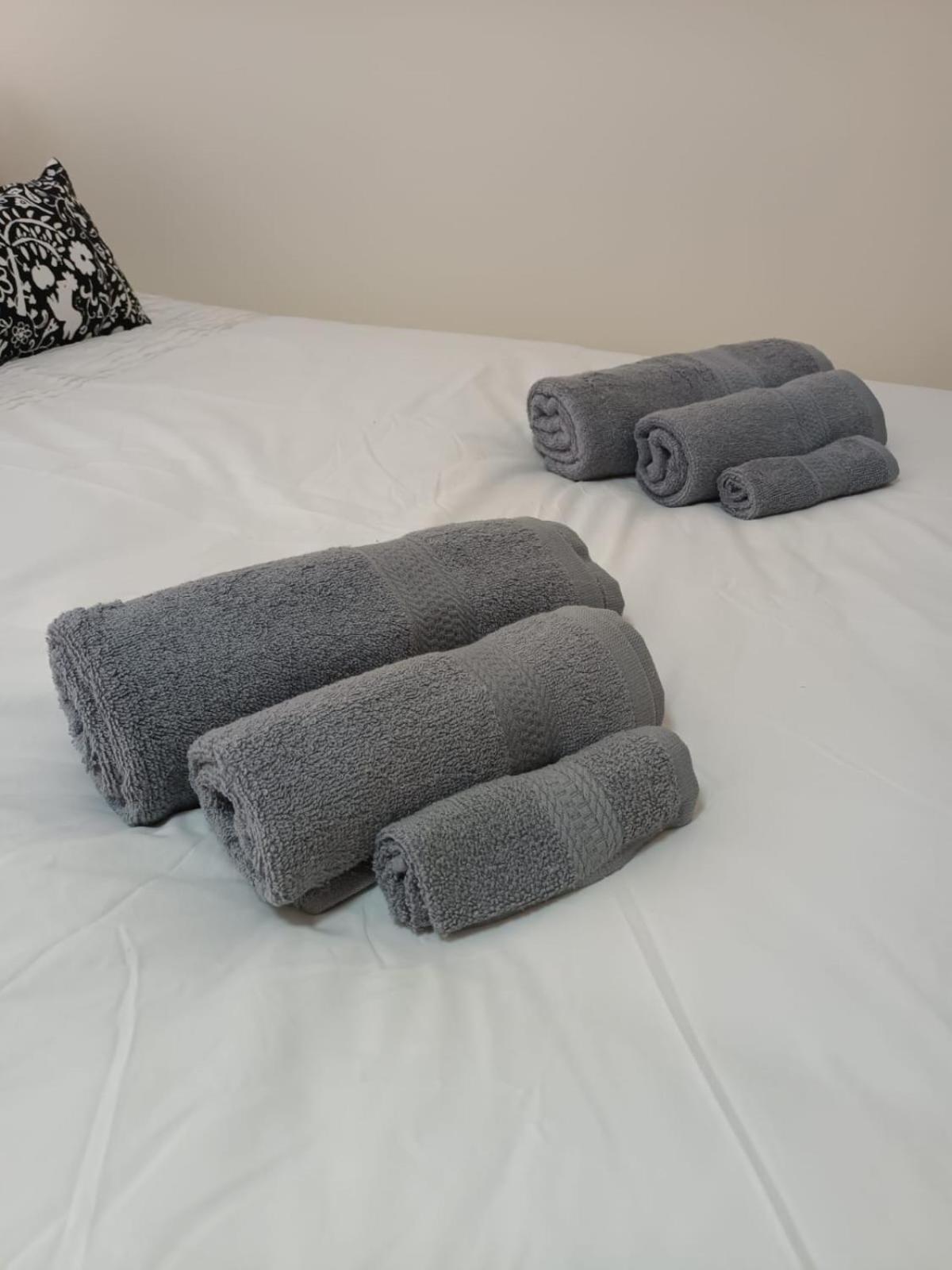 Rooms In Manchester 6 Minutes Drive To Victoria Station ภายนอก รูปภาพ