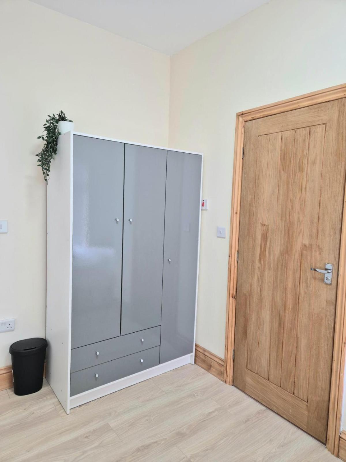 Rooms In Manchester 6 Minutes Drive To Victoria Station ภายนอก รูปภาพ