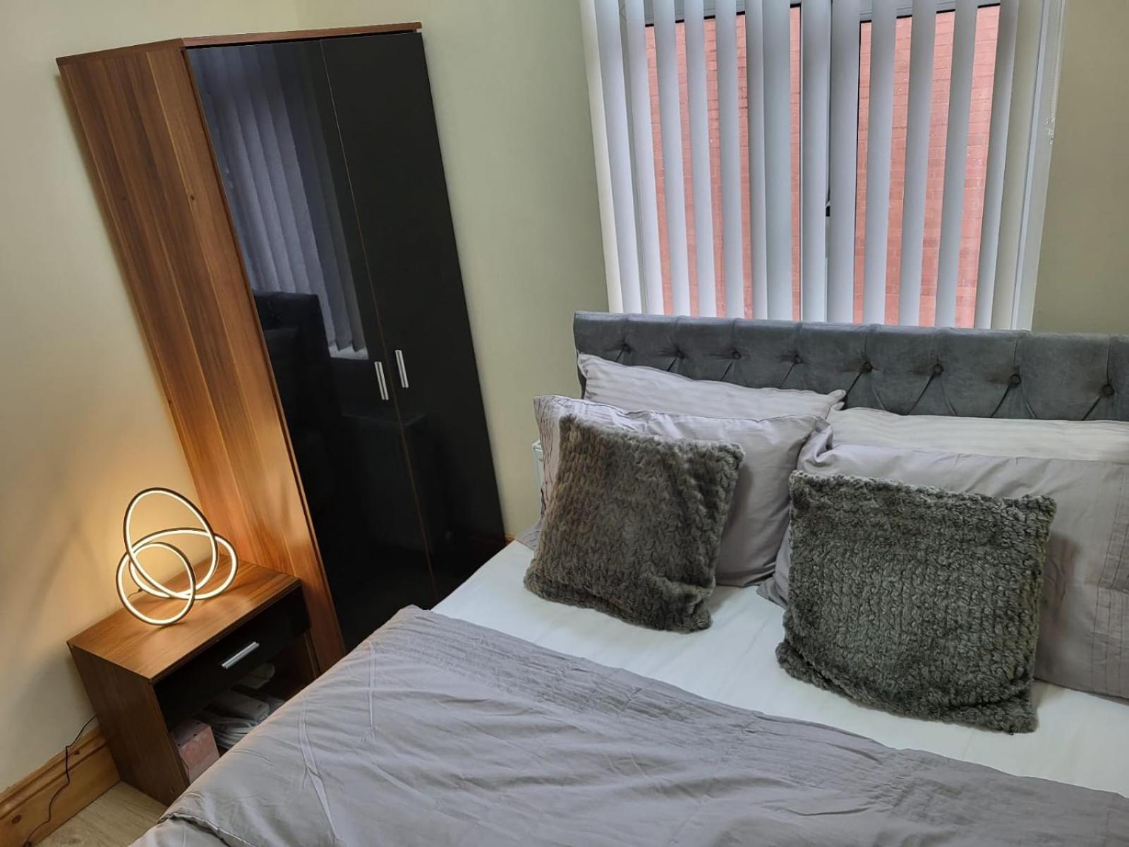 Rooms In Manchester 6 Minutes Drive To Victoria Station ห้อง รูปภาพ