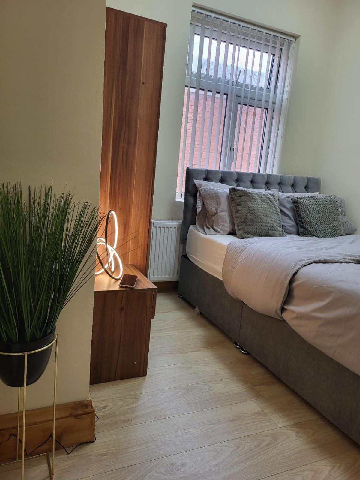 Rooms In Manchester 6 Minutes Drive To Victoria Station ห้อง รูปภาพ